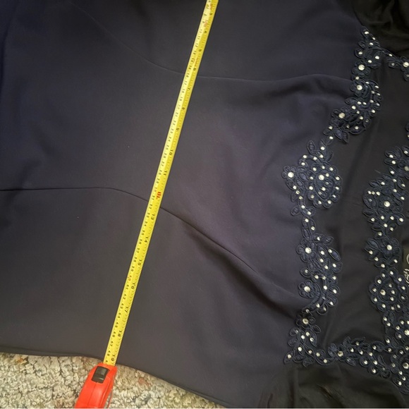 Beautiful new dress - Picture 6 of 8